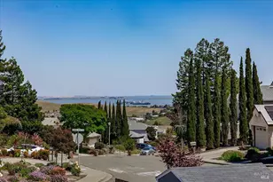 556 Rose Dr, Benicia, CA 94510 - Photo 4