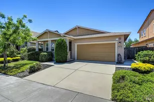 402 Crimson Cir, Vacaville, CA 95687 - Photo 6