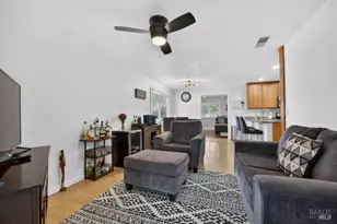 2300 Flicker Ln, Fairfield, CA 94533 - Photo 12