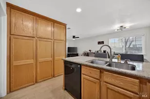2300 Flicker Ln, Fairfield, CA 94533 - Photo 10