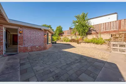 2074 Aragon Court, Napa, CA 94559 - Photo 34