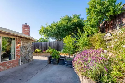 2074 Aragon Court, Napa, CA 94559 - Photo 38