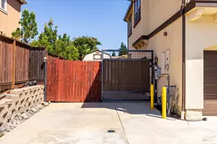306 Shining Horse Way, Vacaville, CA 95688 - Photo 6