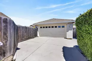 1664 Hickam Cir, Suisun City, CA 94585 - Photo 34