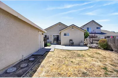 1664 Hickam Circle, Suisun City, CA 94585 - Photo 36