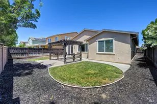 402 Crimson Cir, Vacaville, CA 95687 - Photo 38
