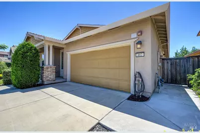 402 Crimson Circle, Vacaville, CA 95687 - Photo 4