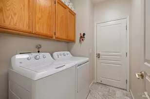 383 Mandarin Cir, Vacaville, CA 95687 - Photo 18
