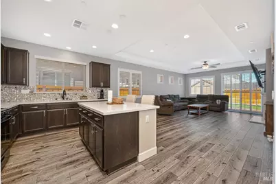 584 Kingbird Circle, Vacaville, CA 95688 - Photo 8