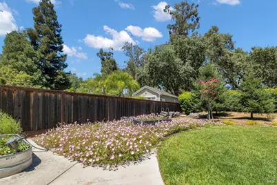 349 Oak Valley Drive, Vacaville, CA 95687 - Photo 38