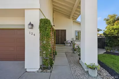 124 Kingsland Court, Vacaville, CA 95687 - Photo 2