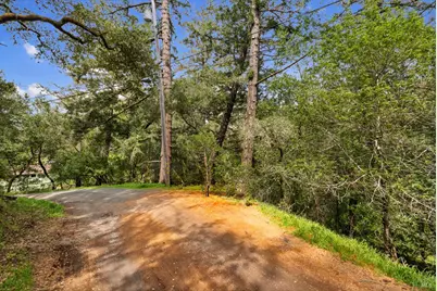 305 Resaca Avenue, Forest Knolls, CA 94133 - Photo 18