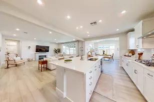 425 Vanderbilt Dr, Dixon, CA 95620 - Photo 2