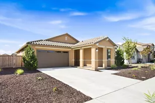 1445 Goldfield Ln, Dixon, CA 95620 - Photo 4