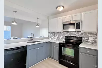 490 Edgewood Drive #23, Vacaville, CA 95688 - Photo 6