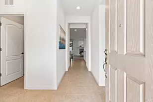 1067 Red Mulberry Ct, Vacaville, CA 95687 - Photo 4