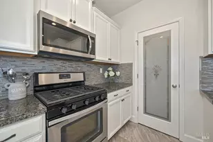 160 Kodiak Dr, Vacaville, CA 95687 - Photo 6