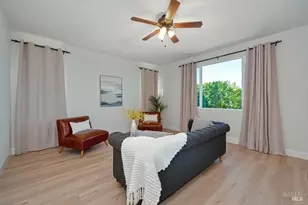 160 Kodiak Dr, Vacaville, CA 95687 - Photo 4
