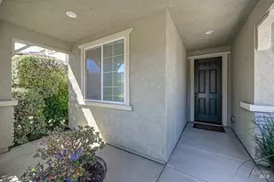 160 Kodiak Dr, Vacaville, CA 95687 - Photo 2