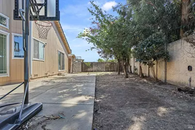 903 E Atlantic Avenue, Fairfield, CA 94533 - Photo 32