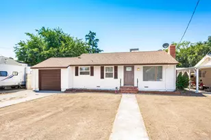 735 W A St, Dixon, CA 95620 - Photo 2