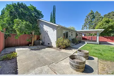 1151 Creekside Drive, Vacaville, CA 95687 - Photo 28