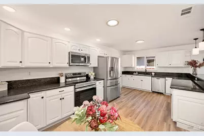 1151 Creekside Drive, Vacaville, CA 95687 - Photo 6