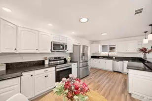 1151 Creekside Dr, Vacaville, CA 95687 - Photo 6