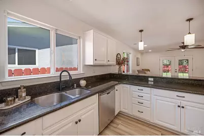 1151 Creekside Drive, Vacaville, CA 95687 - Photo 8