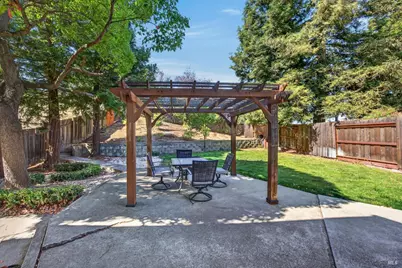 121 Sunnyglen Drive, Vallejo, CA 94591 - Photo 36