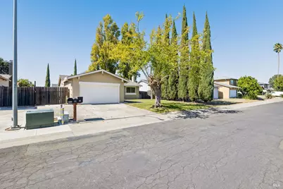 808 Blue Bill Way, Suisun City, CA 94585 - Photo 4