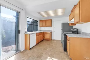 132 Sundial Ct, Fairfield, CA 94533 - Photo 10
