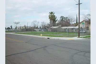 601 N E Street, Madera, CA 93638 - Photo 1