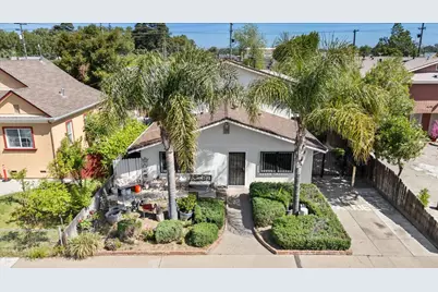 405 E Locust Street, Lodi, CA 95240 - Photo 1