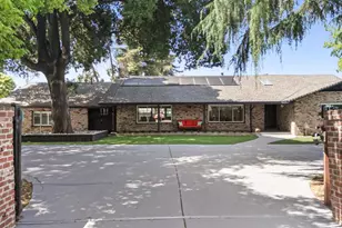 3221 Country Club Blvd, Stockton, CA 95204 - Photo 1