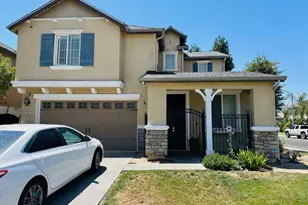 692 Blueberry Ln, Madera, CA 93638 - Photo 1