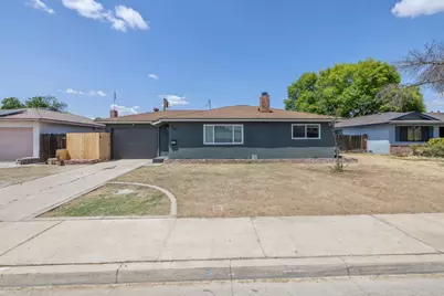 955 W San Gabriel Avenue, Clovis, CA 93612 - Photo 1
