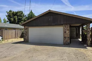 104 W North St, Oakdale, CA 95361 - Photo 1