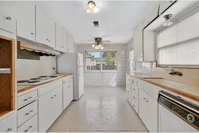 6401 S Broadway, Sacramento, CA 95820 - Photo 1