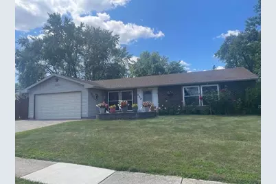 130 Stonehurst Drive, Elgin, IL 60120 - Photo 1