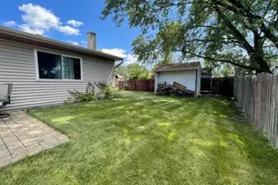 130 Stonehurst Dr, Elgin, IL 60120 - Photo 22
