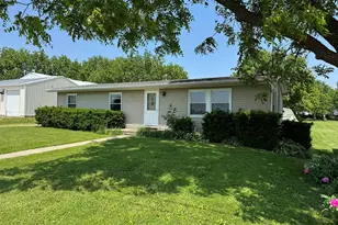 25115 Locust Rd, Lanark, IL 61046 - Photo 6