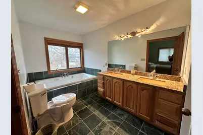 734 S Canterbury, Freeport, IL 61032 - Photo 26