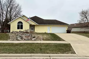 734 S Canterbury, Freeport, IL 61032 - Photo 1