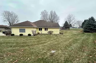 734 S Canterbury, Freeport, IL 61032 - Photo 4