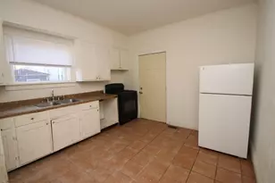 1033 Spafford Ave, Rockford, IL 61107 - Photo 6