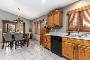 825 Shadow Bluff Dr, Galena, IL 61036 - Photo 10