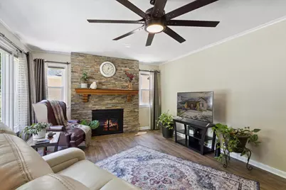 404 N Vale Avenue, Rockford, IL 61107 - Photo 8