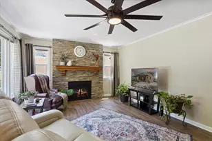 404 N Vale Ave, Rockford, IL 61107 - Photo 8