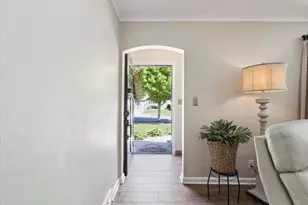 404 N Vale Ave, Rockford, IL 61107 - Photo 6